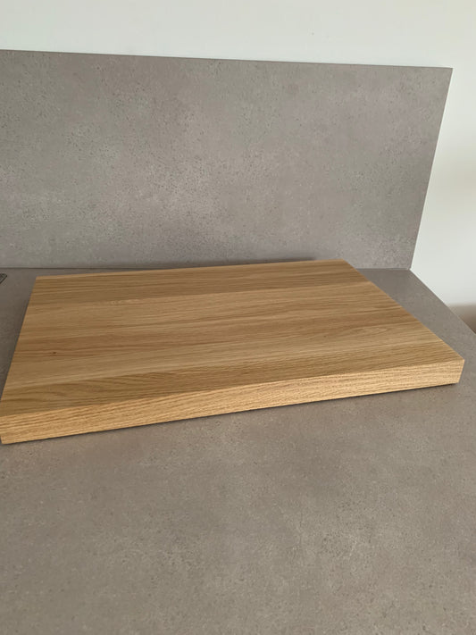 XL-Schneidebrett aus Eiche mit Griff und Füßen