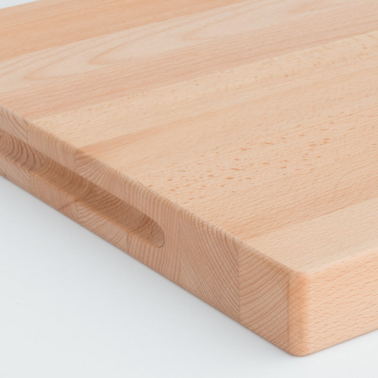 XXL Schneidebrett aus nachhaltigem holz ist ein nachhaltiges schneidebrett aus europäischer Fertigung. besser als bei schneidebrett otto oder schneidebrett amazon